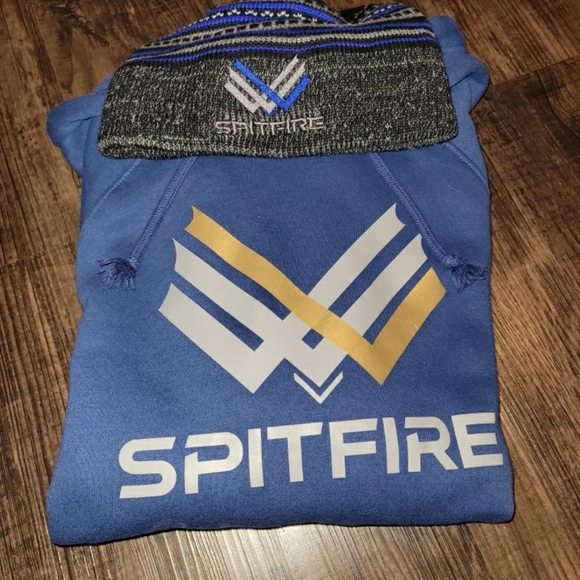 Clothing brand is called spitfire - Picture 3 of 13
